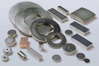 Magnetic material cutting equipment