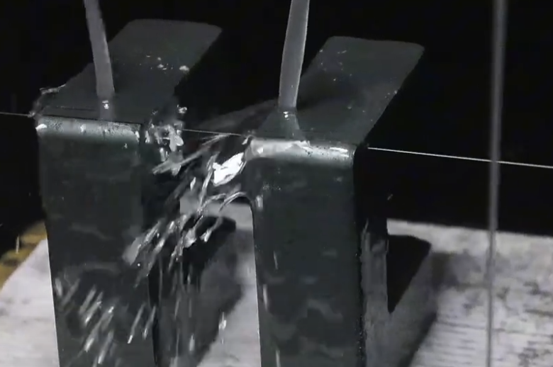 Cutting magnets3 - magnetic material cutting