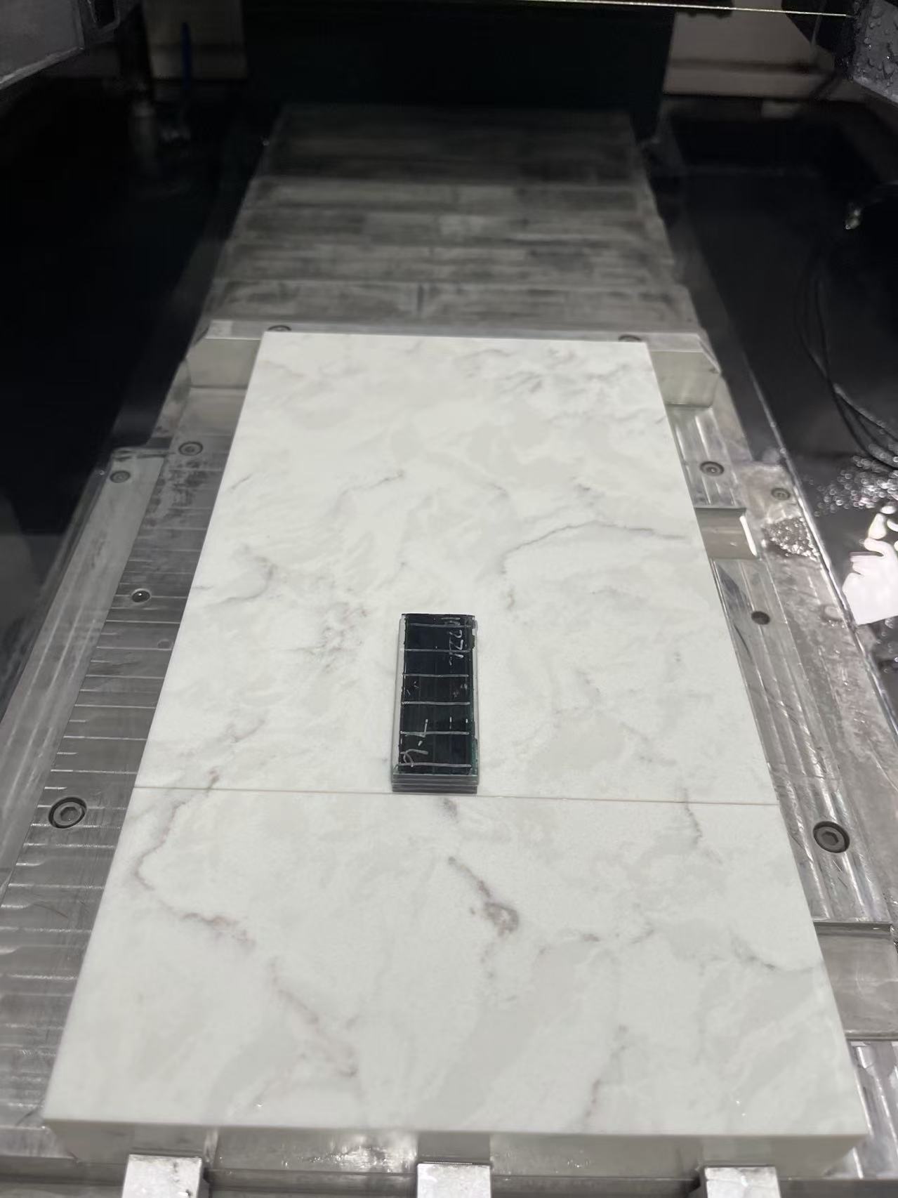 Solar photovoltaic panel being sliced by ring diamond wire