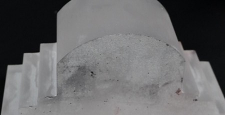石英切割1 - 用金刚线切割石英