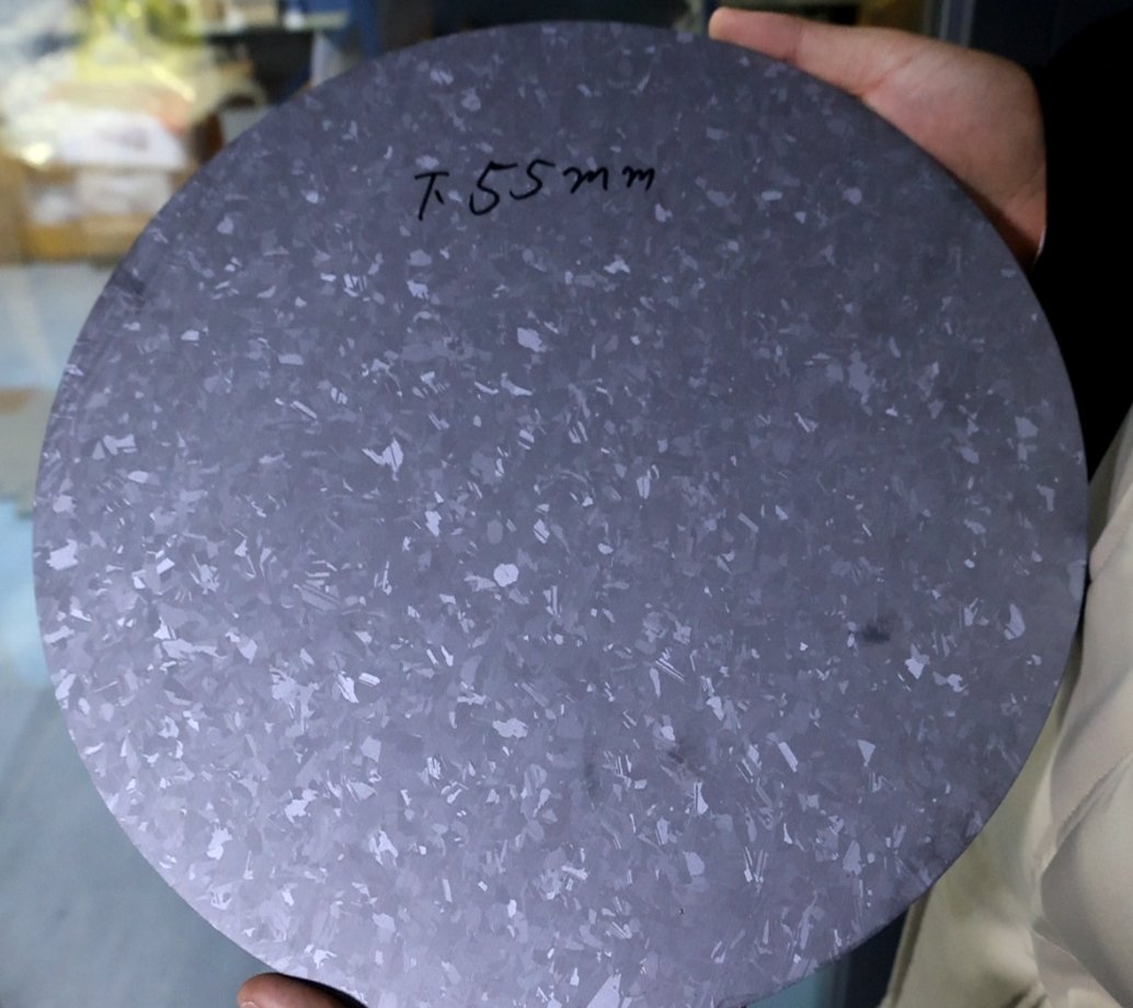 Finished silicon wafer slice after diamond wire loop cutting on Ensoll ESC600-4T