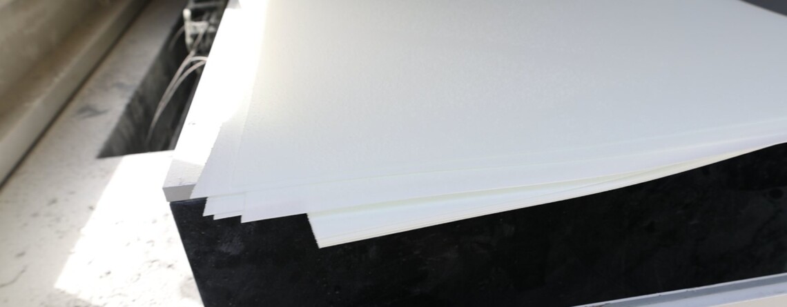 PMI foam slices of 0.8 mm nominal thickness produced by diamond wire loop cutting
